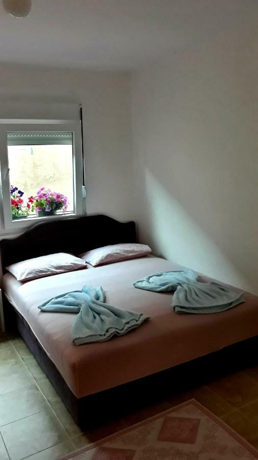 Apartman Tatjana Sutomore Ngoại thất bức ảnh