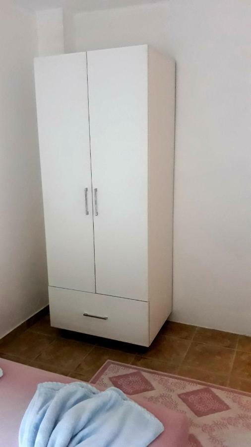 Apartman Tatjana Sutomore Ngoại thất bức ảnh